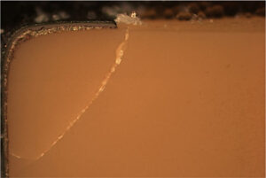 Optical-Image-showing-flex-cracking-in-a-MLCC-capacitor
