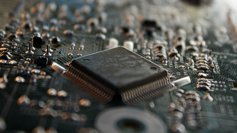 Low-cost plastic encapsulation of semiconductors in the UK
