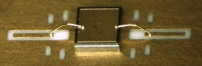 Figure-3.-silicon-SLC-capacitor-mounted-on-RF-board-by-wire-bonding