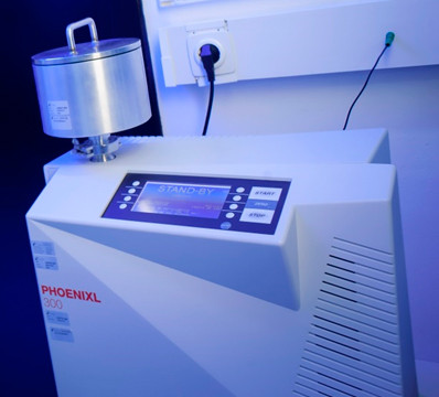 Fine-leak-test-equipment